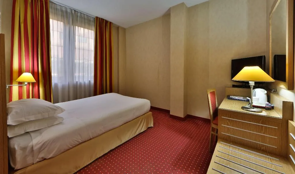Room, Best Western Cavalieri della Corona, Milan