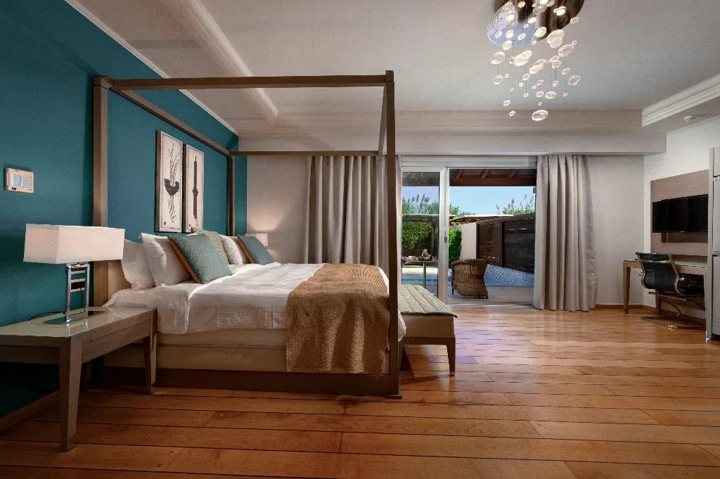 JUNIOR SUITE WITH PRIVATE POOL Room, Restia, Corfu
