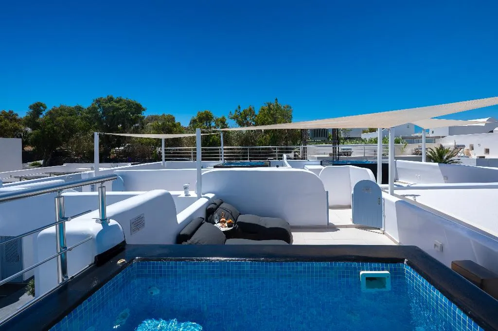 SUITE WITH JACUZZI Room, Sole D'Oro Luxury Suites, Santorini