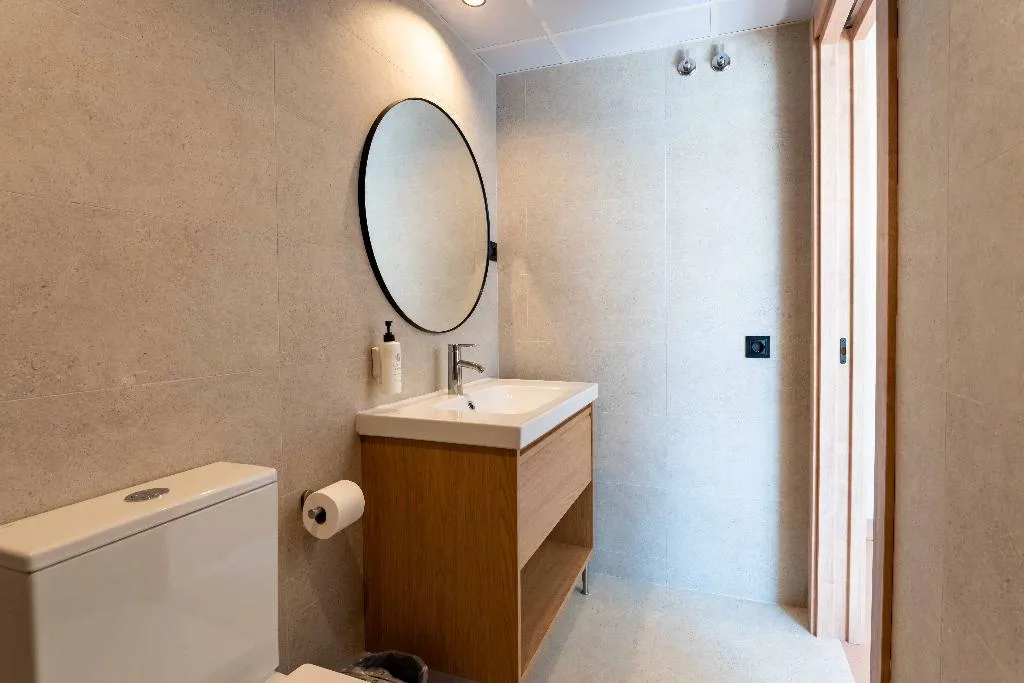FAMILY ROOM STANDARD Room, easyHotel Madrid Alcala, Madrid