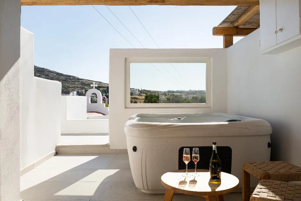 SUITE HONEYMOON Room, Oliving Mykonos Suites, Mykonos