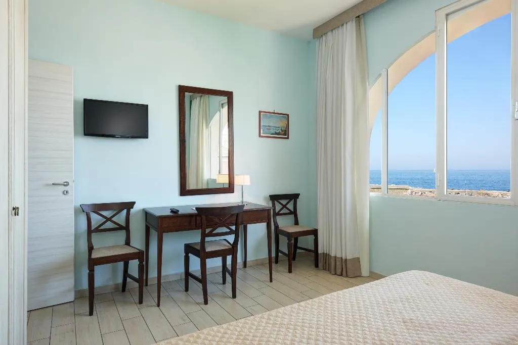 FAMILY ROOM DELUXE Room, Sea Breeze Residence, Naples