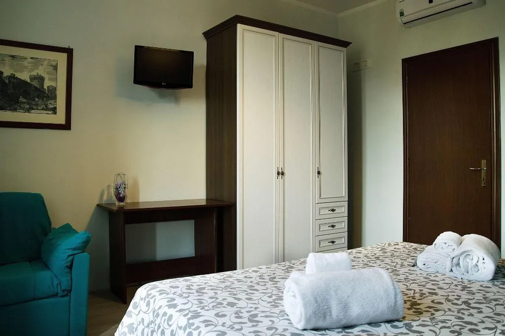 Room, Palazzo Santori, Rome