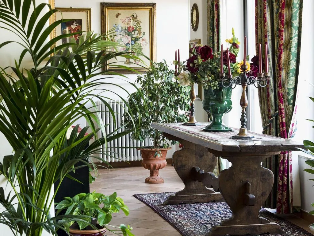 Lobby, Sirius, Taormina