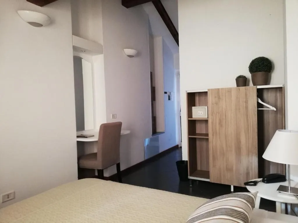 SINGLE STANDARD Room, Bert Hotel, Milan