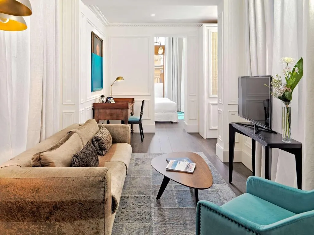 JUNIOR SUITE KING SIZE BED Room, H10 Villa de la Reina, Madrid