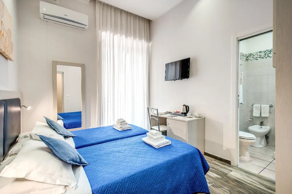 QUADRUPLE STANDARD Room, Napoli'S Gold, Naples
