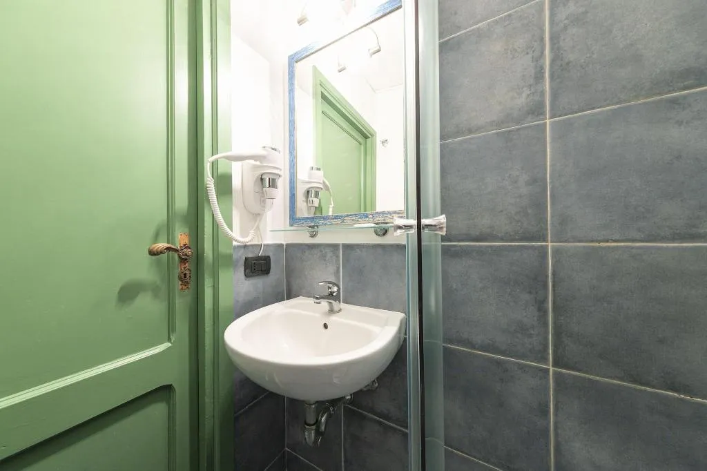 SINGLE STANDARD Room, Palazzo Villelmi, Palermo