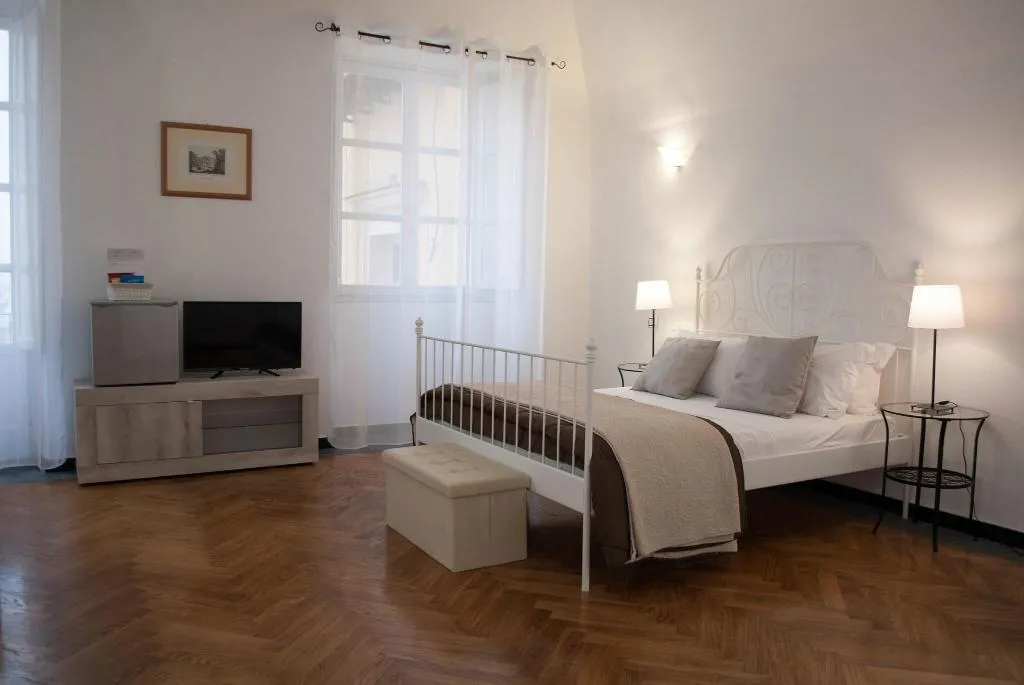 Room, Hotel Neronensis, Naples