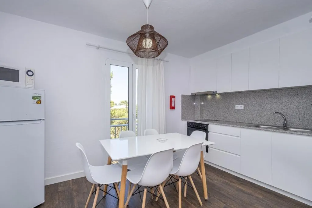 Room, Llebeig, Menorca
