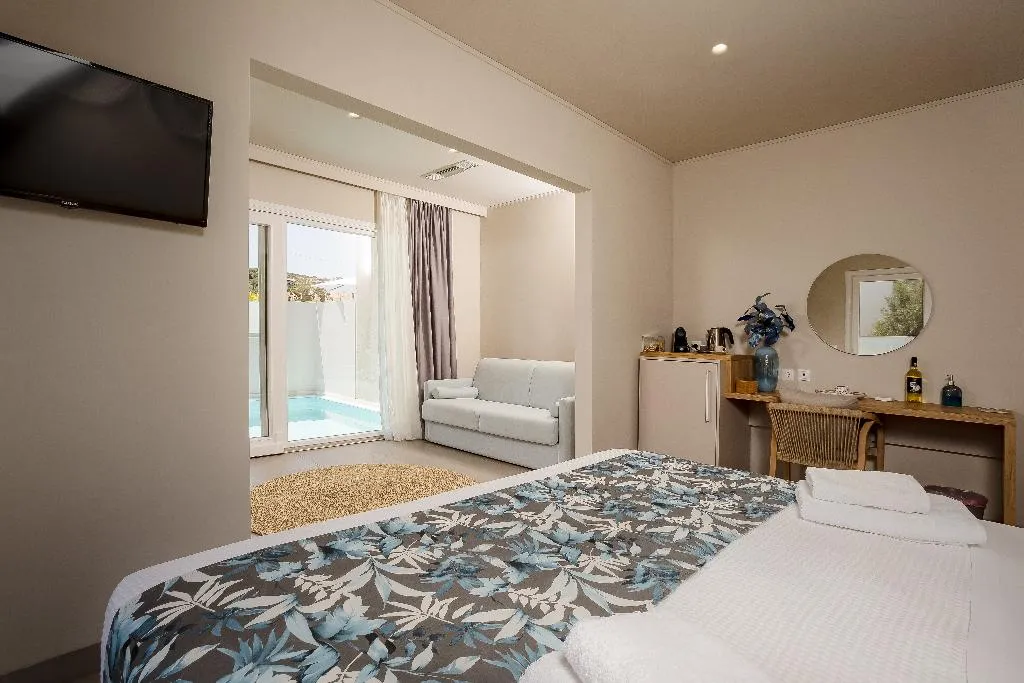 SUITE DELUXE POOL VIEW Room, Sarpidon Suites, Crete