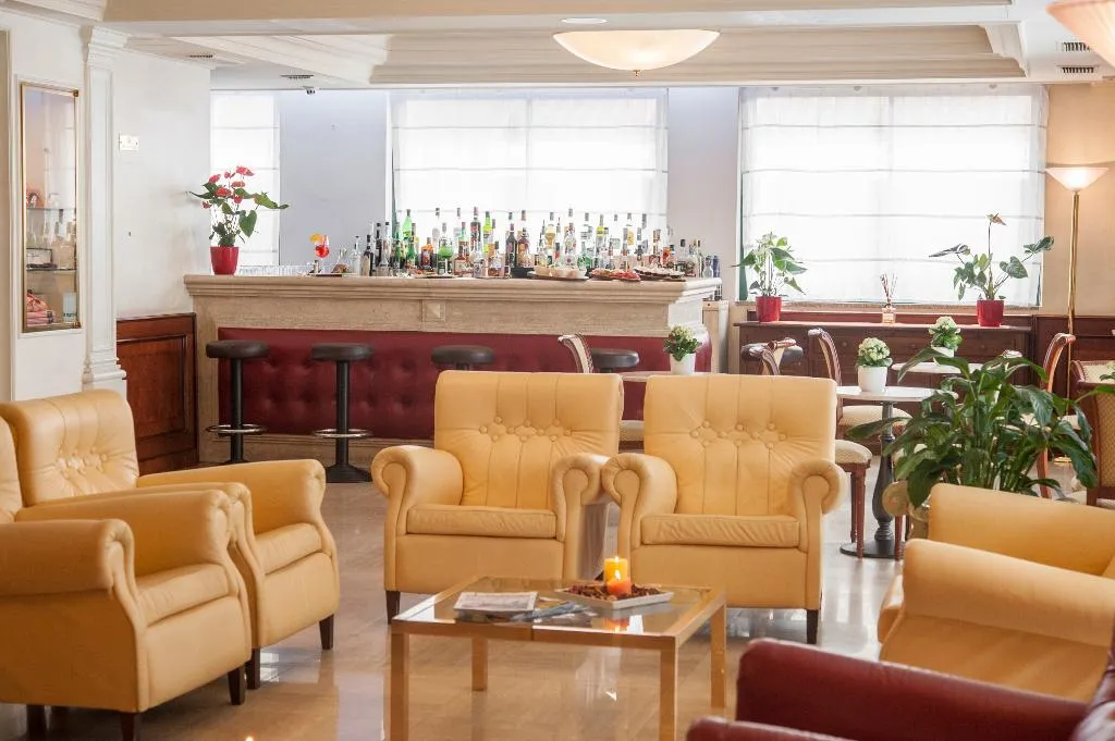Bar, Just Hotel Saronno, Milan