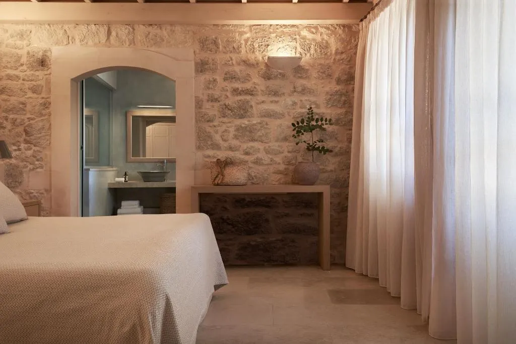 Room, Kapsaliana Village Hotel, Crete