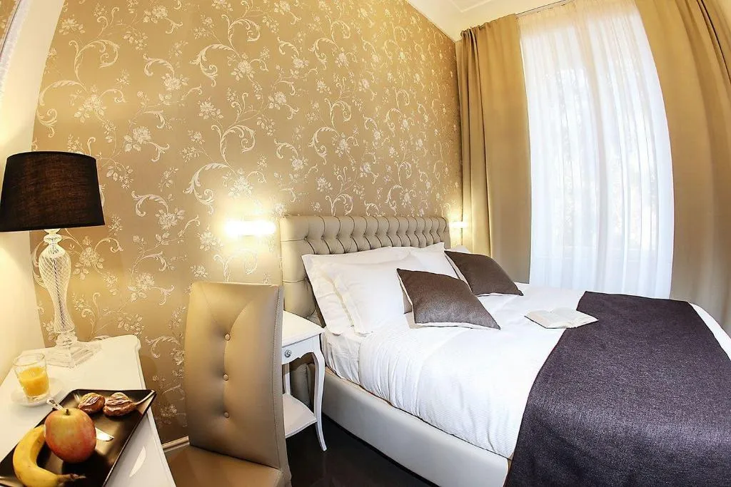 Room, Villa San Martino, Naples