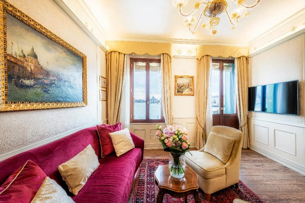 SUITE CANAL VIEW Room, Monaco and Grand Canal, Venice