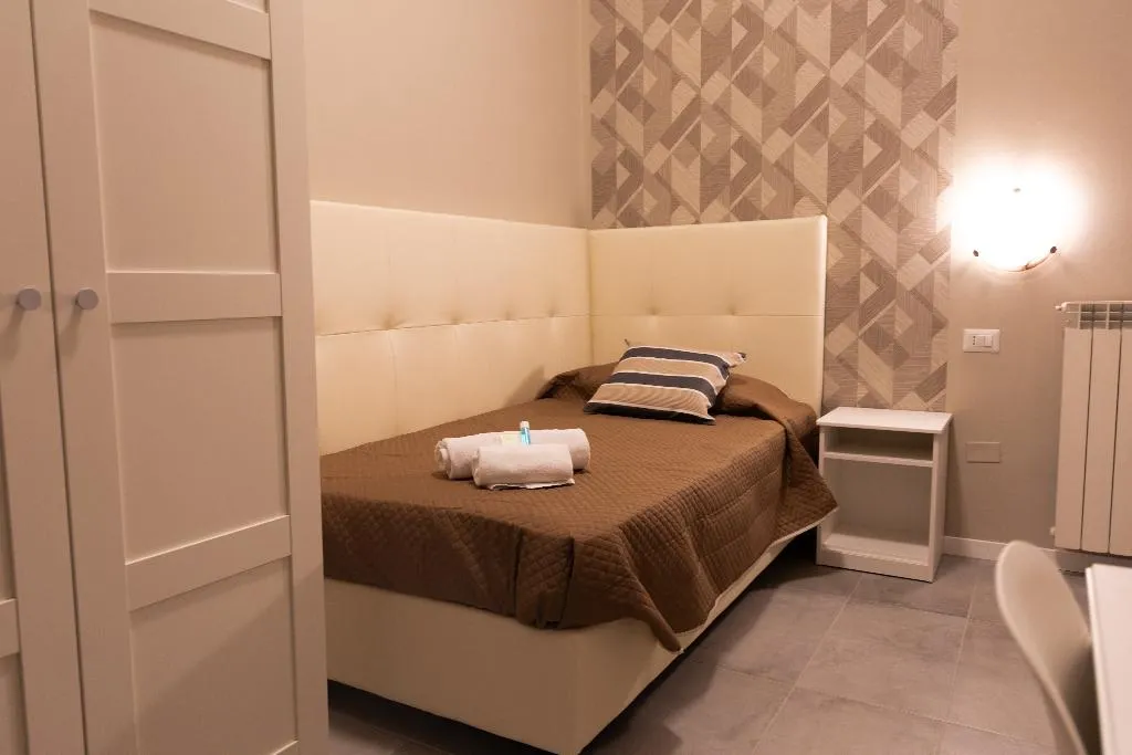 SINGLE STANDARD Room, Hotel Golden Milano, Milan