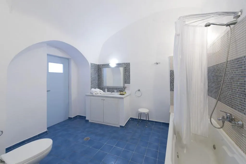 Room, Kastro Suites, Santorini