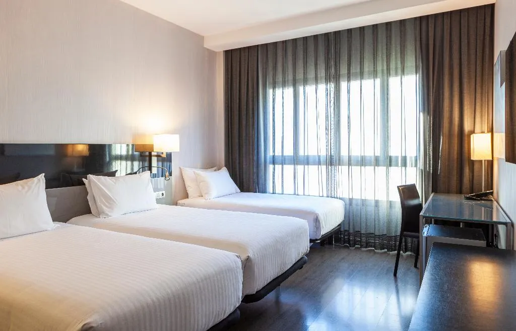 TRIPLE STANDARD Room, Porcel Torneo, Seville