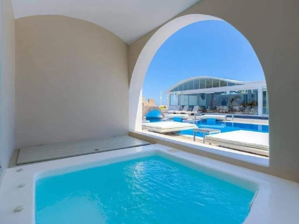Room, Suites Blue Hotel and Spa, Santorini