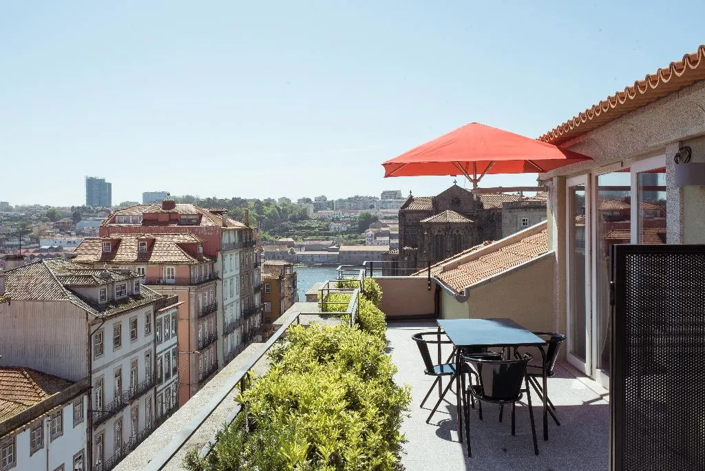 SUITE STANDARD Room, The Editory House Ribeira Hotel, Porto