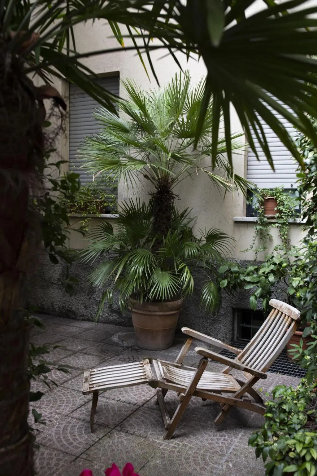 Terrace, Colombia, Milan