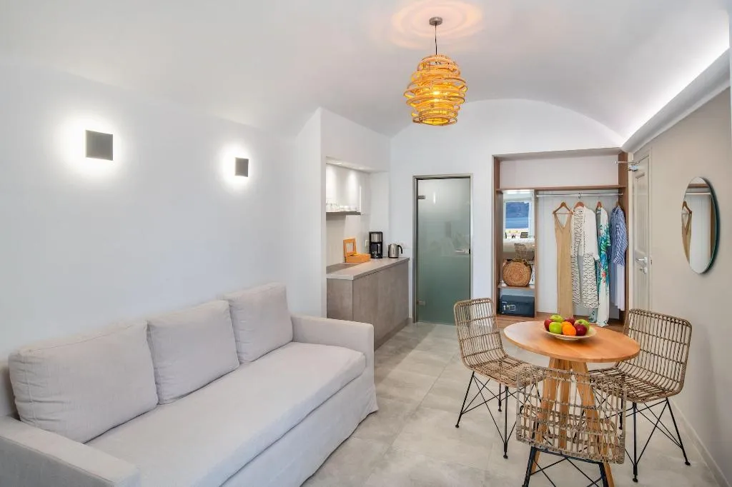 Room, Kokkinos Villas, Santorini