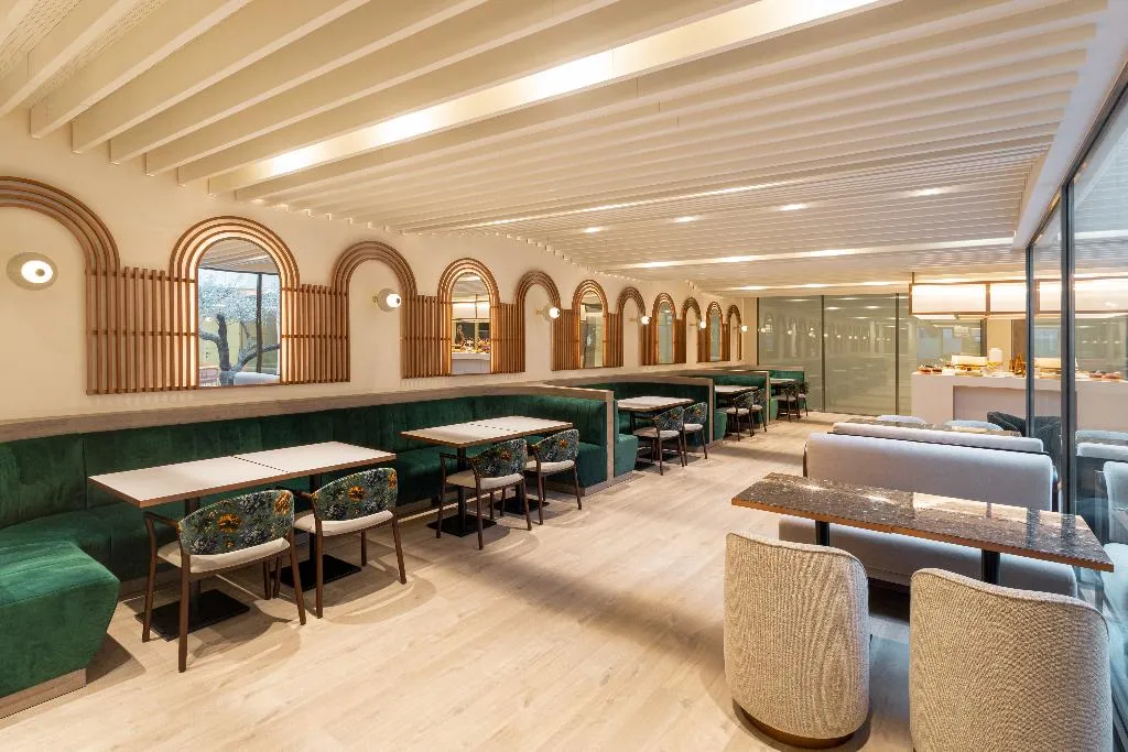 Restaurant, Luster Hotel, Lisbon