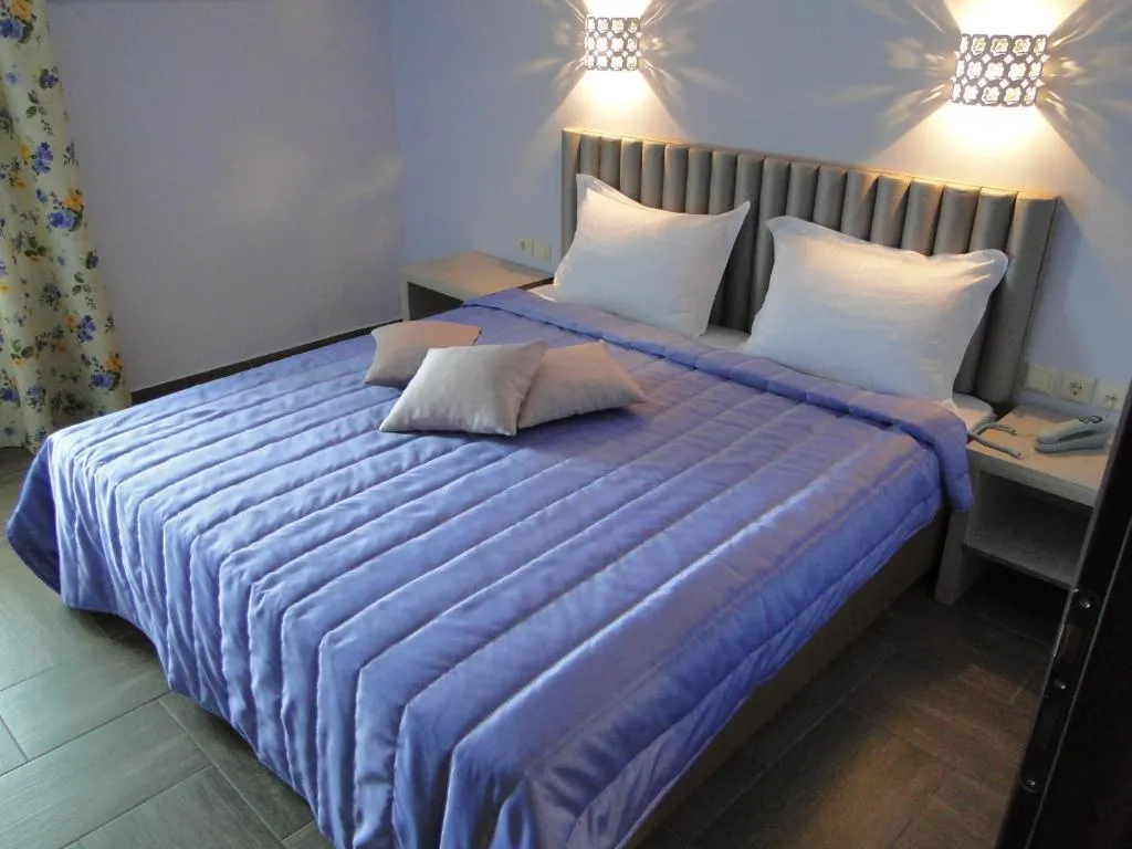 QUADRUPLE COMFORT Room, Olympos Hotel, Thessaloniki