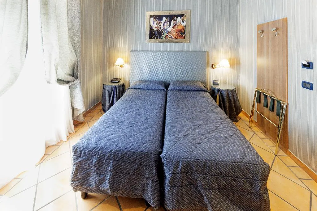 TWIN STANDARD Room, Hotel Lirico, Rome