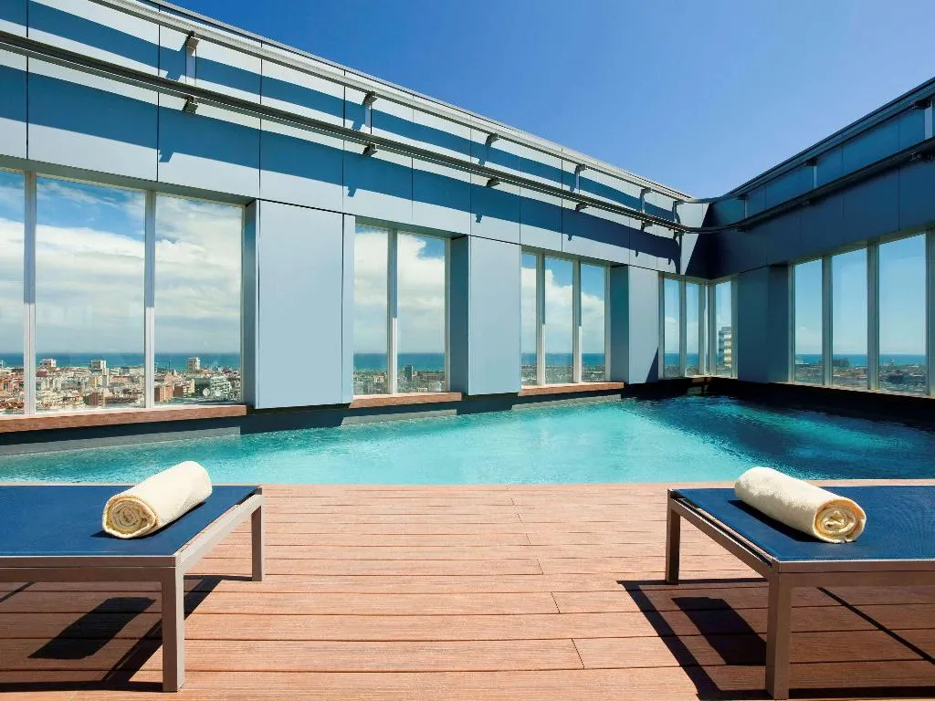 Pool, Novotel Barcelona City, Barcelona