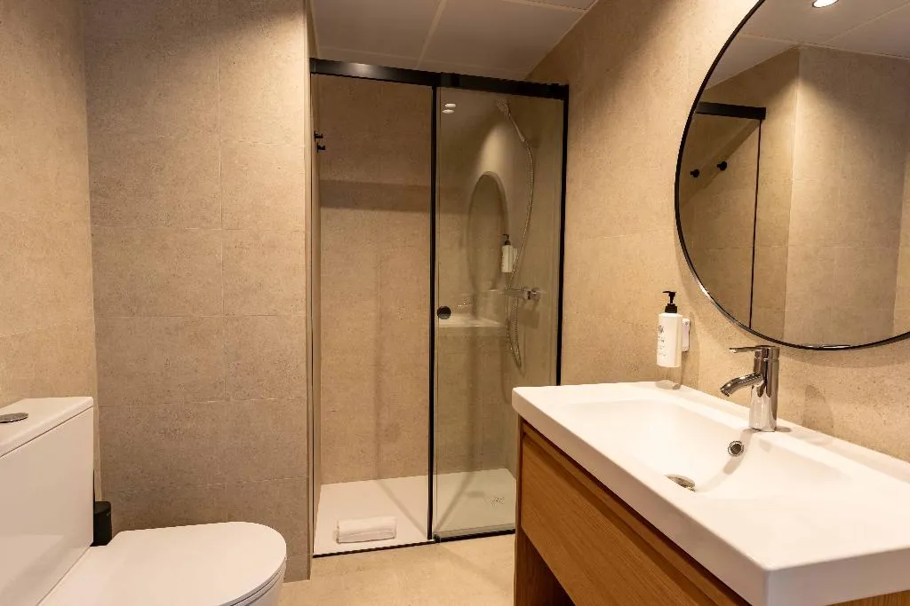 FAMILY ROOM STANDARD Room, easyHotel Madrid Alcala, Madrid