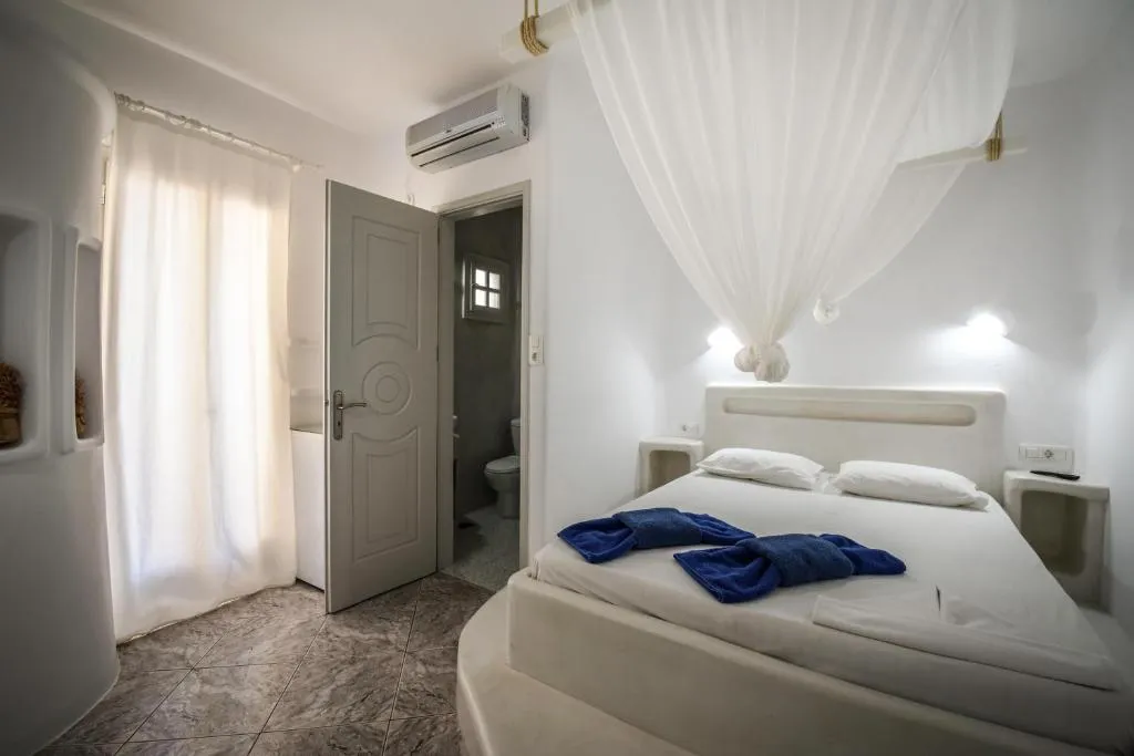 Double or Twin SUPERIOR Room, Christos Makrinos Rooms, Santorini
