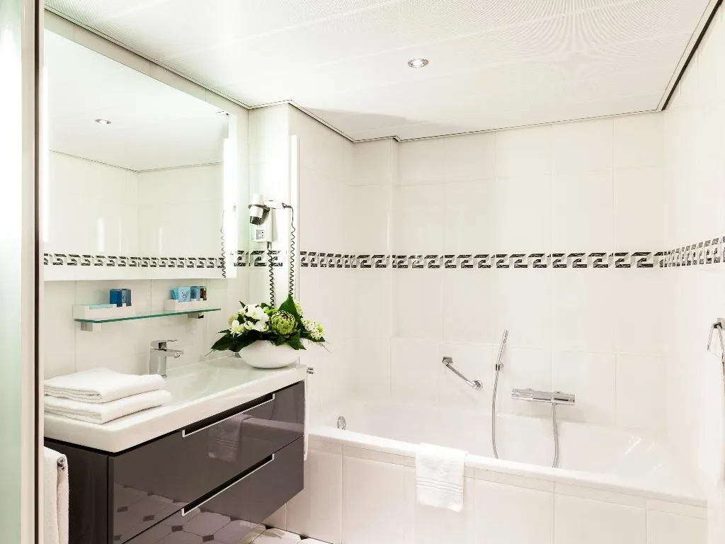 Room, Novotel Amsterdam City, Amsterdam