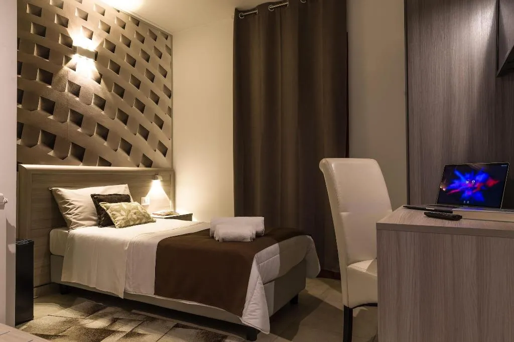 Room, La Piazzetta Guest House, Olbia