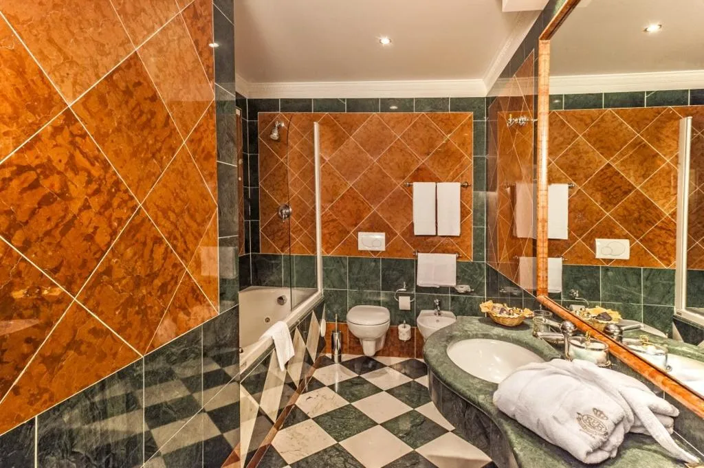 TRIPLE STANDARD Room, Regina Palace, Milan