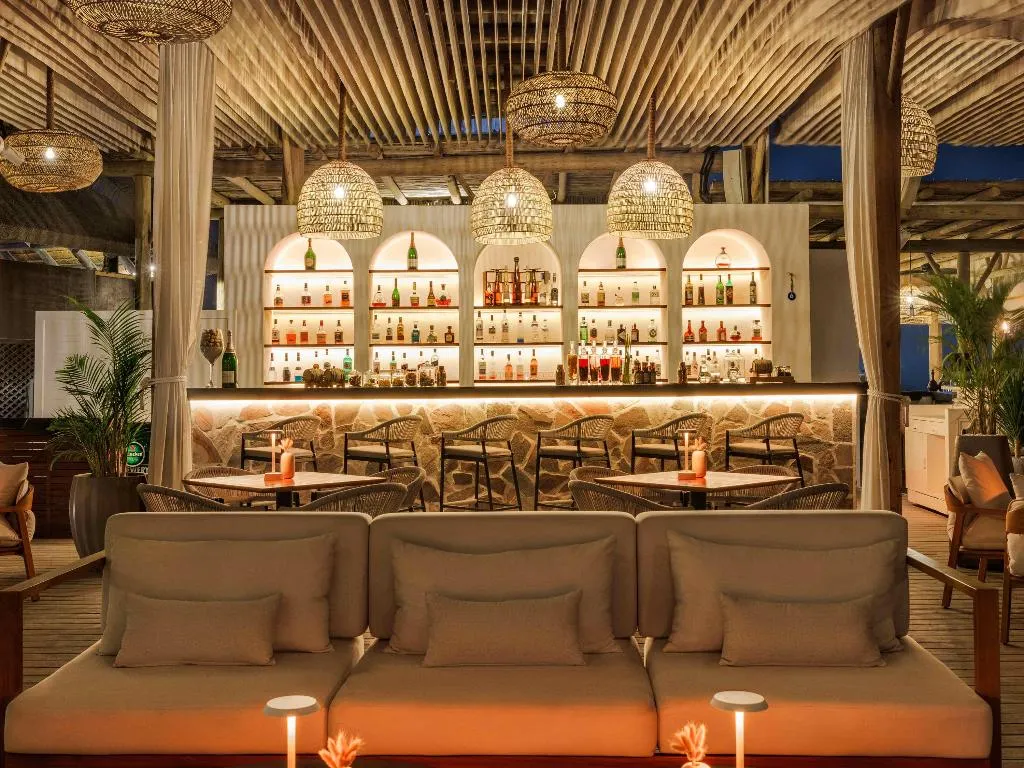 Bar, Sofitel Dubai The Palm, Dubai