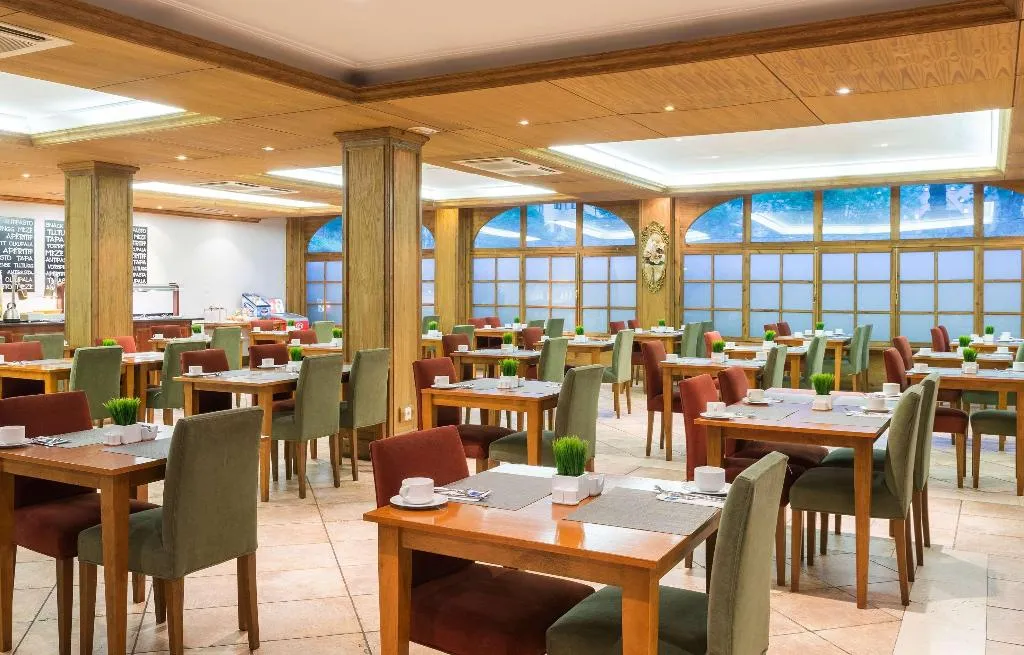 Restaurant, Vielha Val d’Arán Affiliated by Melia, Costa Brava