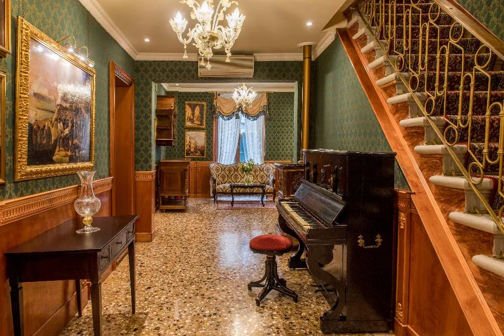 Lobby, Casa Nicolò Priuli, Venice