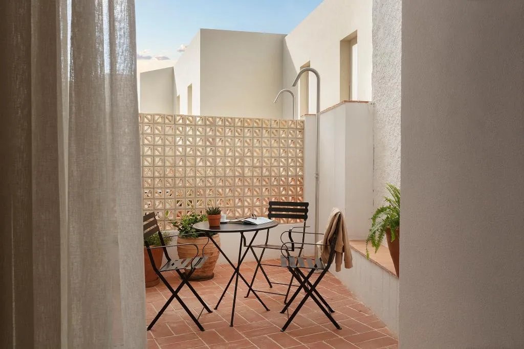 FAMILY ROOM WITH BALCONY Room, Elisabeth By the Sea, Costa Brava