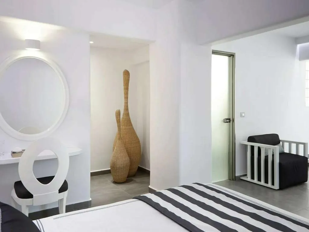 SUITE WITH JACUZZI Room, Kalisti Hotel & Suites, Santorini