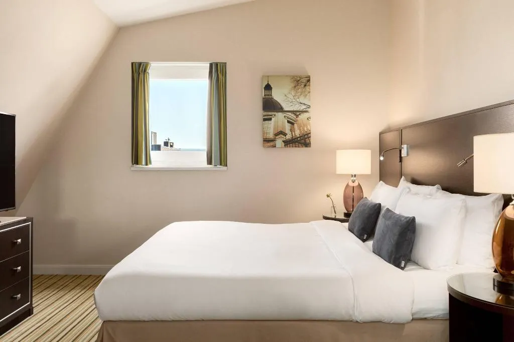 Room, Renaissance Amsterdam Hotel, Amsterdam