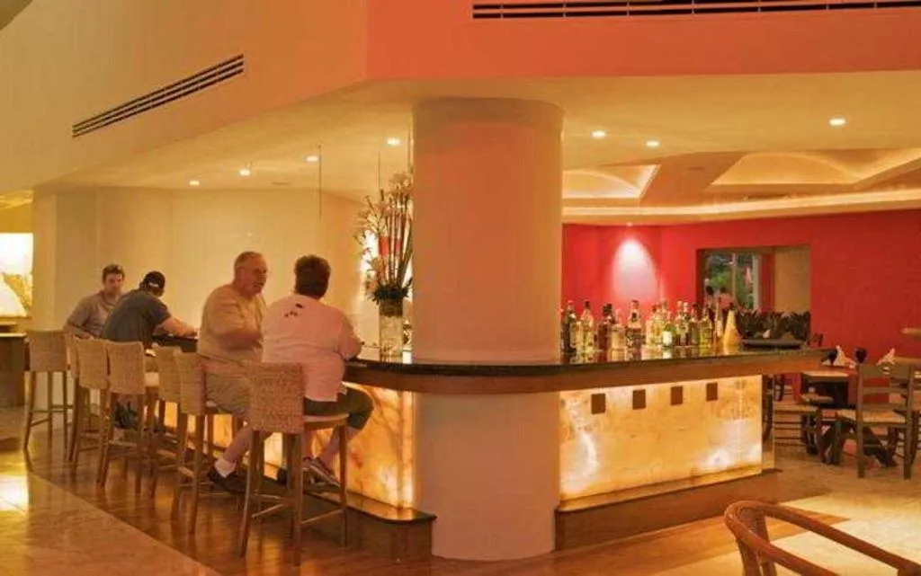 Bar, Ocean Spa Hotel All Inclusive, Cancun Area