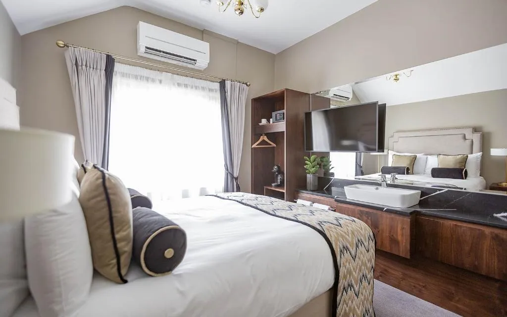 Room, Trinity Townhouse Hotel, Dublin