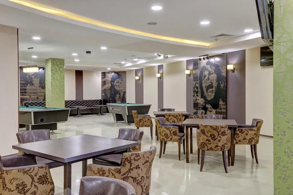Bar, Continental, Varna