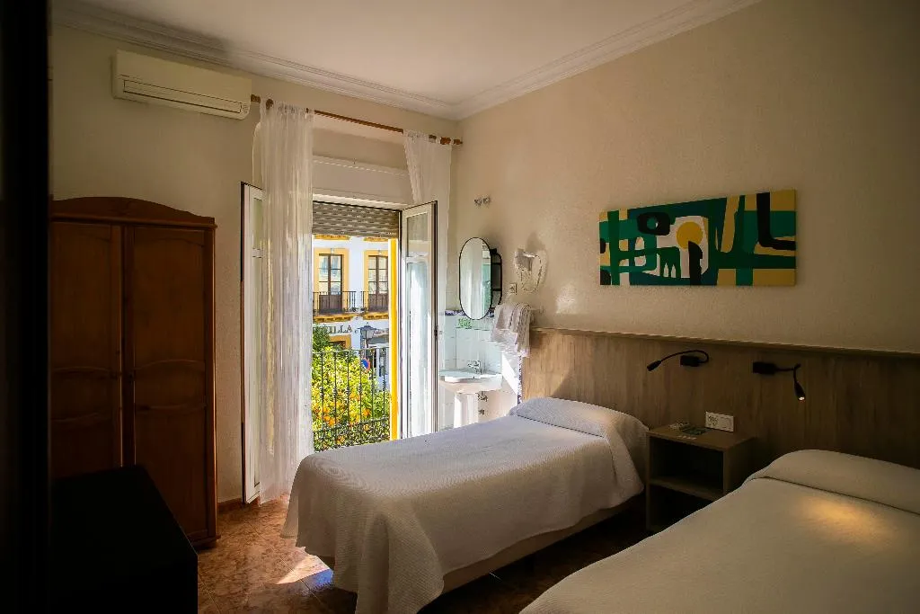 DOUBLE Shared internal bathroom Room, Pensión dulces sueños, Seville