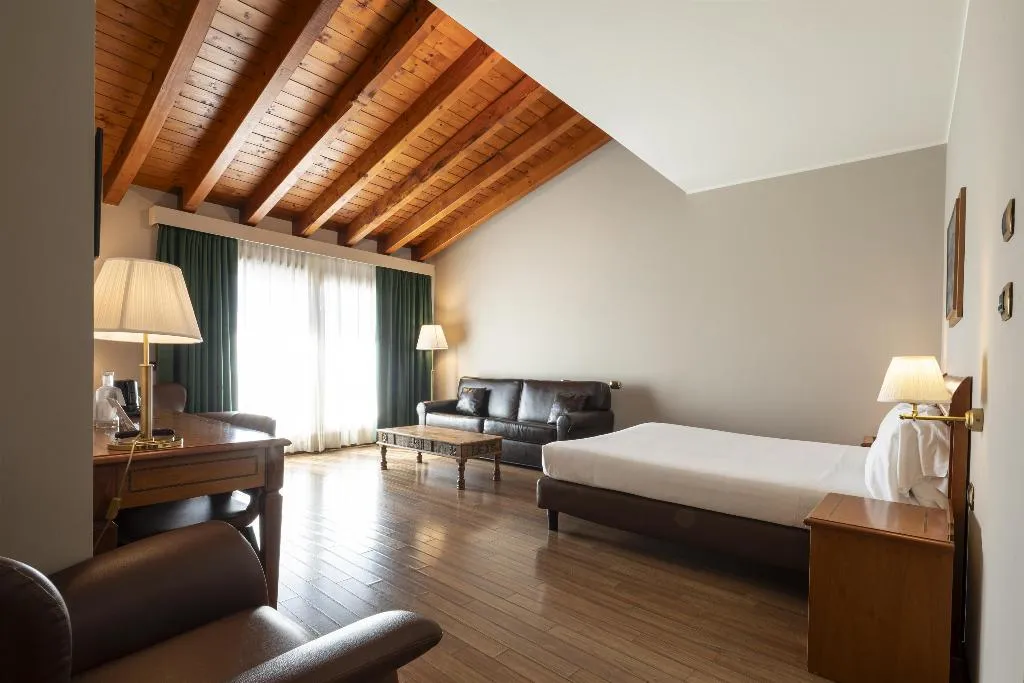 JUNIOR SUITE NON SMOKING Room, Hotel Horizon Wellness & Spa Resort, BW Signature, Milan