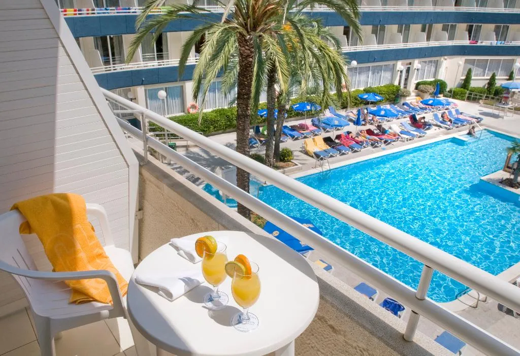 TRIPLE POOL VIEW Room, GHT Aquarium & Spa, Costa Brava
