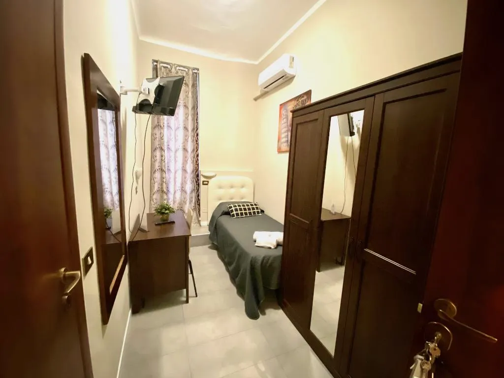 SINGLE STANDARD Room, Hotel Carlo Goldoni, Milan