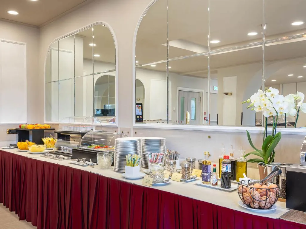 Restaurant, iH Hotels Milano Ambasciatori, Milan