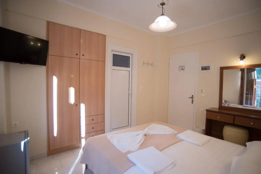 Double or Twin GARDEN VIEW Room, Hotel Oasis, Athens